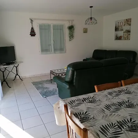 maison d'hôtes Saint-Julien-l'Ars Extérieur photo